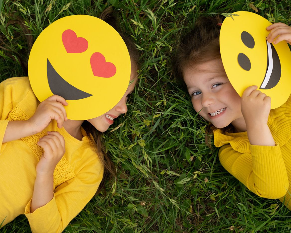 world-smile-day-anthropomorphic-smile-face-2022-01-29-05-32-36-utc